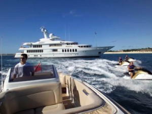 motor yacht huntress charter vacations